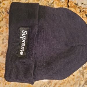 SUPREME BEANIE